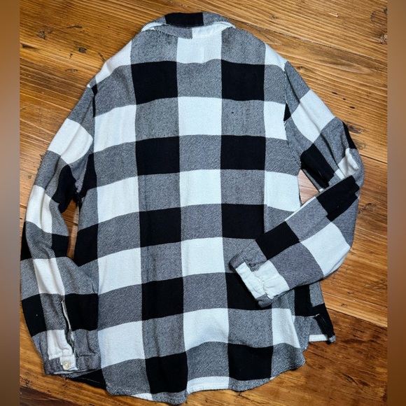 Girls Old Navy Black and white checkered plaid soft button down flannel size M/8 - Picture 5 of 5